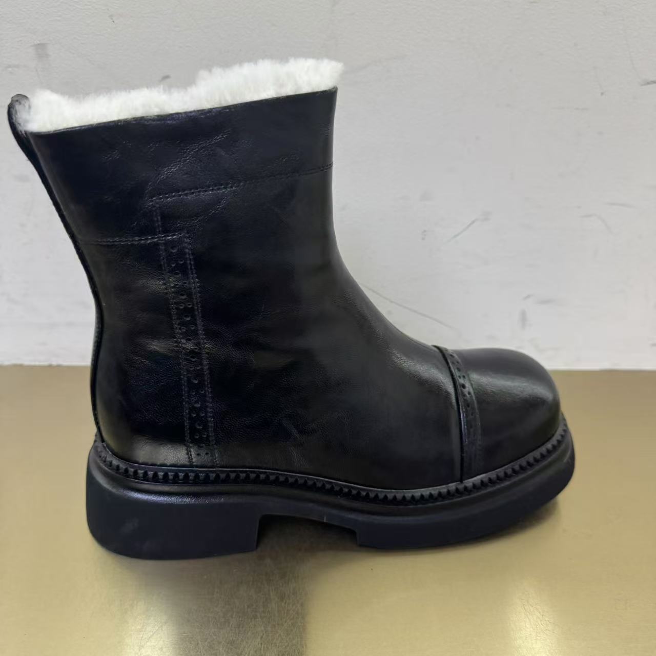 露露严选手工真皮时尚短靴女现货断码263