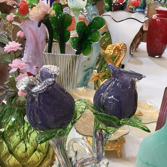 琉璃花瓶高45厘米宽9厘米