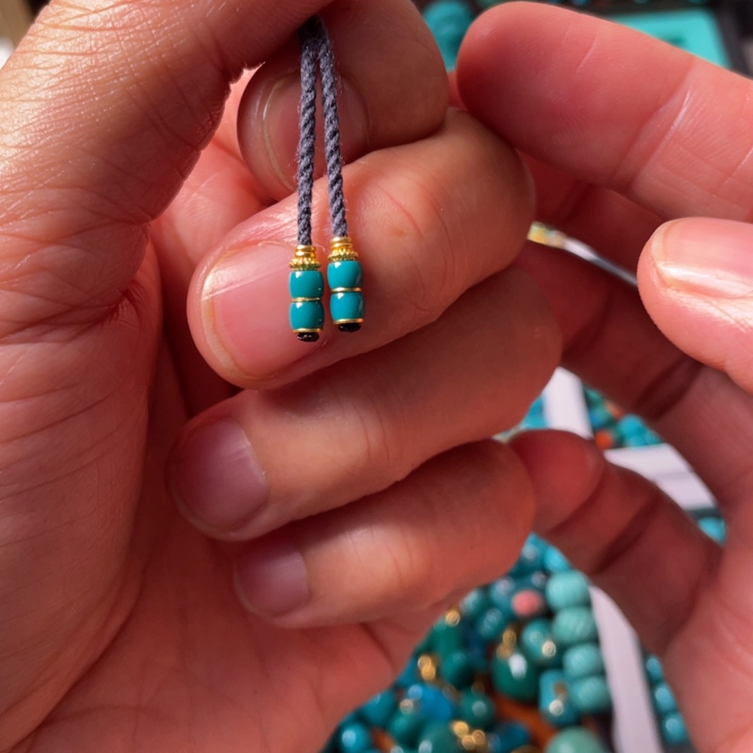 绿松石未镶嵌颈饰