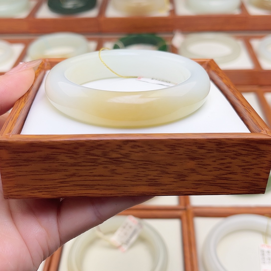 和田玉手镯未镶嵌53.3