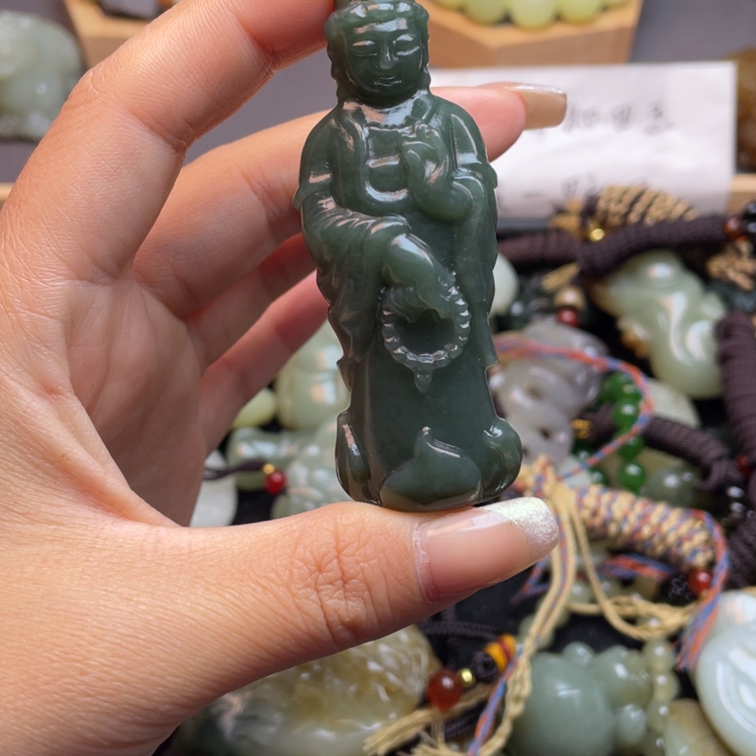 和田玉颈饰未镶嵌