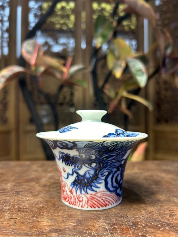 青花釉里红龙纹盖碗