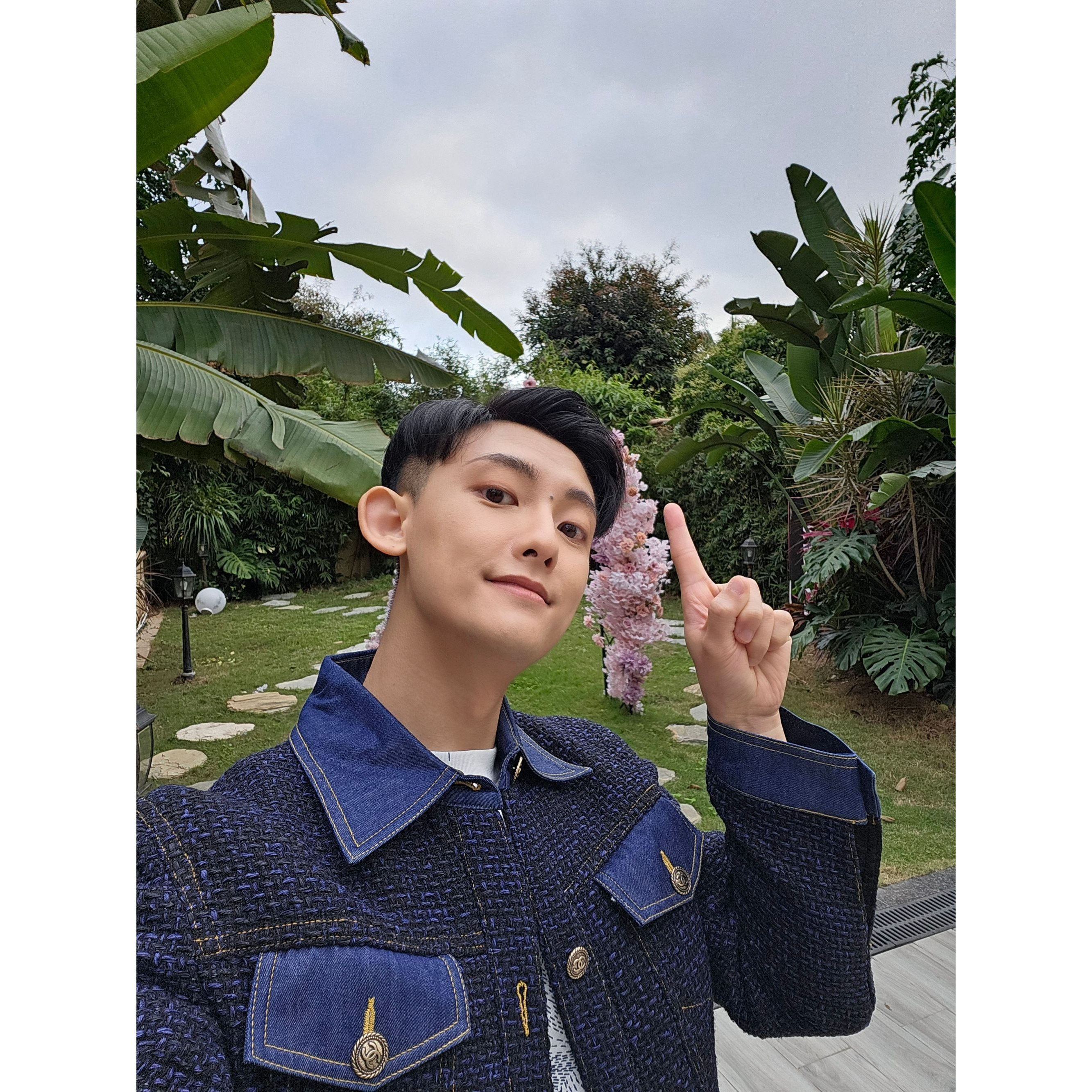 TOLEX2025新款时尚百搭手工女包11