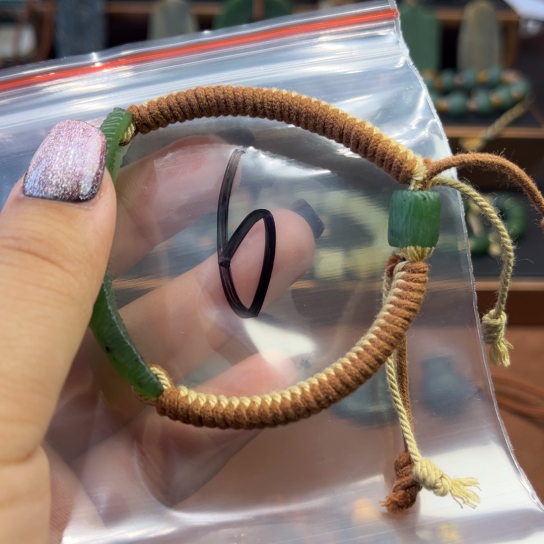 和田玉颈饰未镶嵌三**香