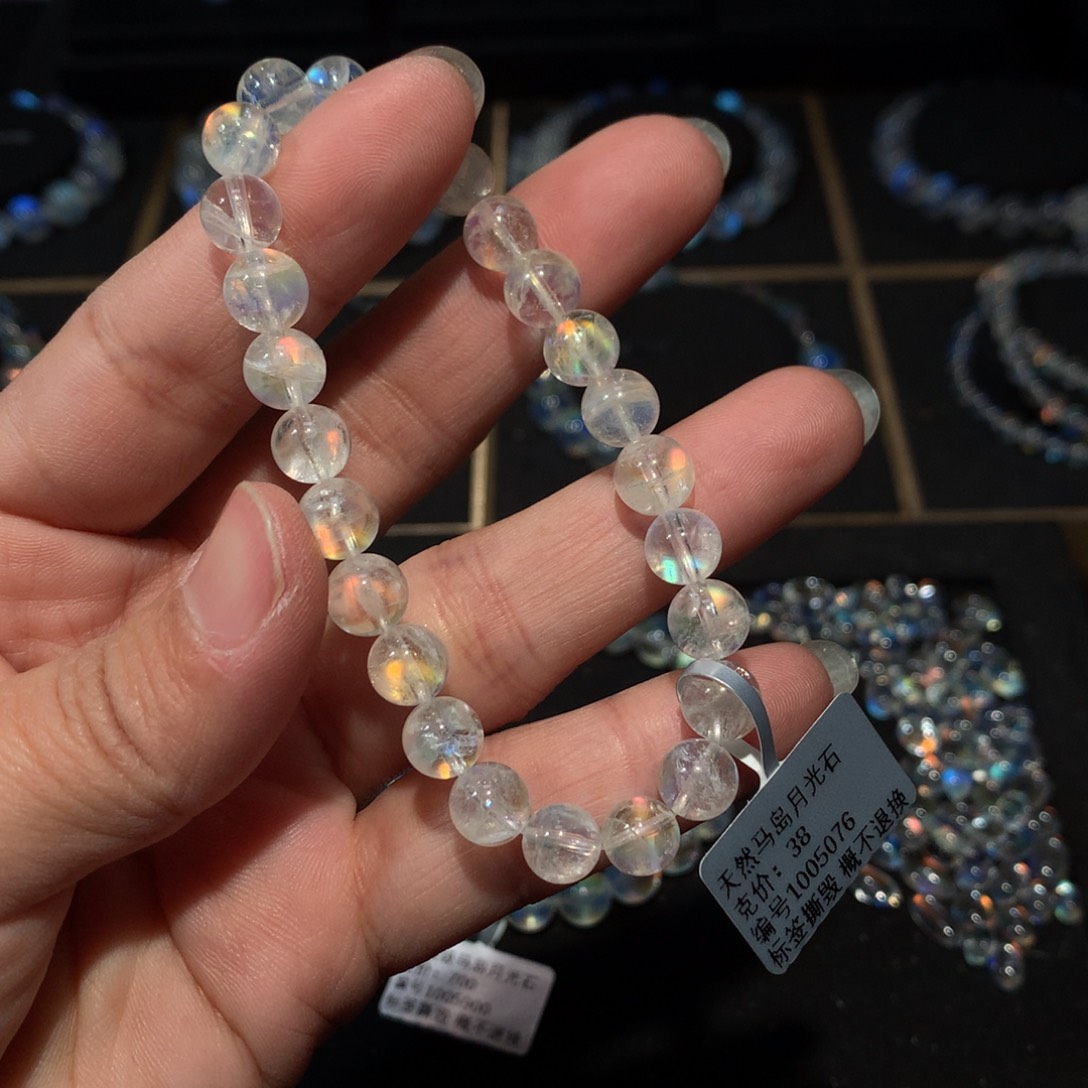 月光石手链7.8未镶嵌若*?