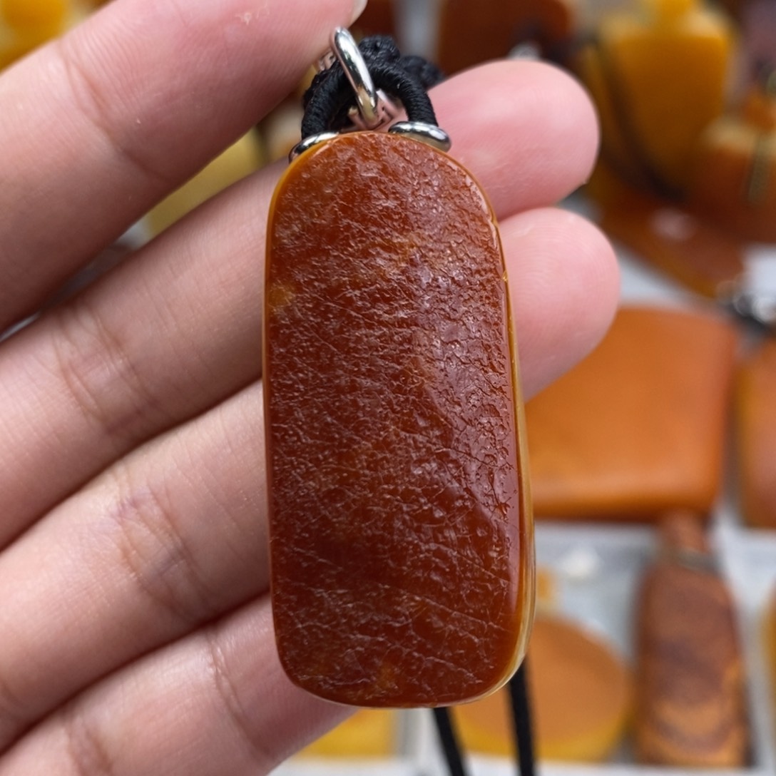 琥珀吊坠(赠链)未镶嵌