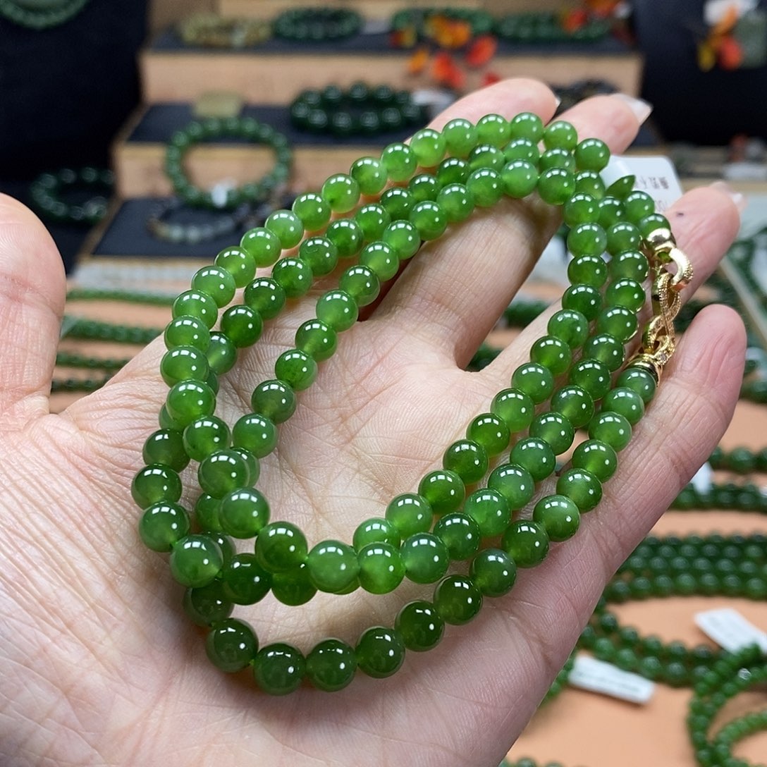 颈饰未镶嵌和田玉（碧玉）6mm