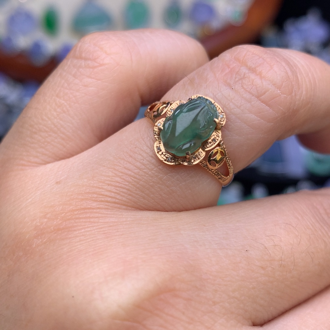 翡翠戒指18K金镶嵌貔貅戒指