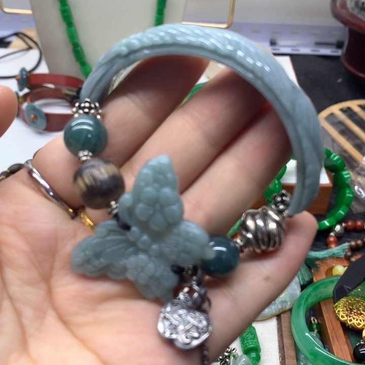 颈饰未镶嵌翡翠吊坠