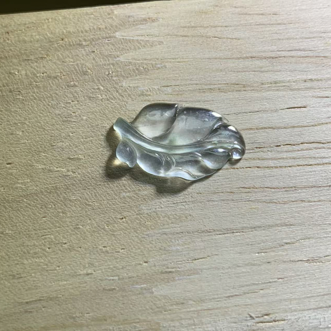 天然缅甸翡翠A货 镶嵌品质高冰叶子 尺寸 14.9×8.8×1.4