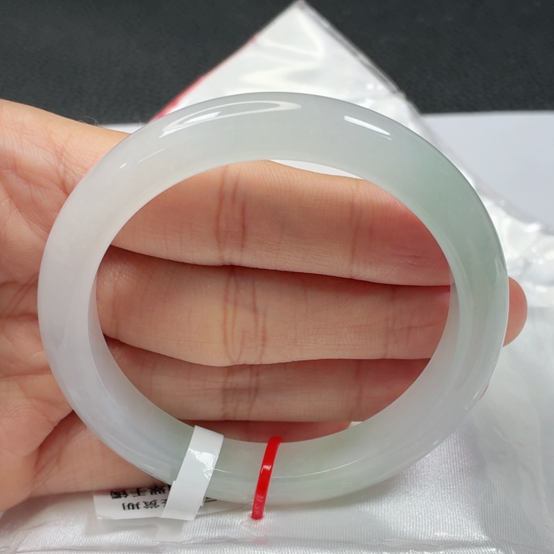 翡翠手镯未镶嵌糯冰胶起莹光泥鳅背012强推