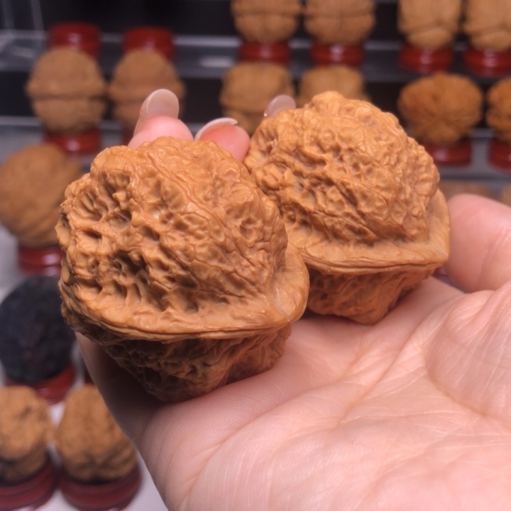 文玩核桃吊坠$**陈10九五帝皇蟾