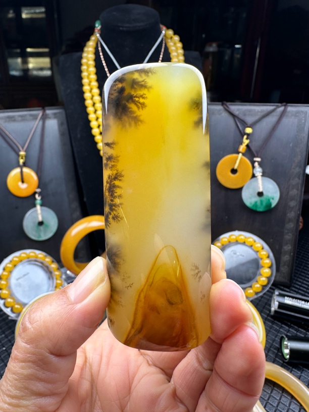 云南龙陵黄龙玉水草花平安无事手把件