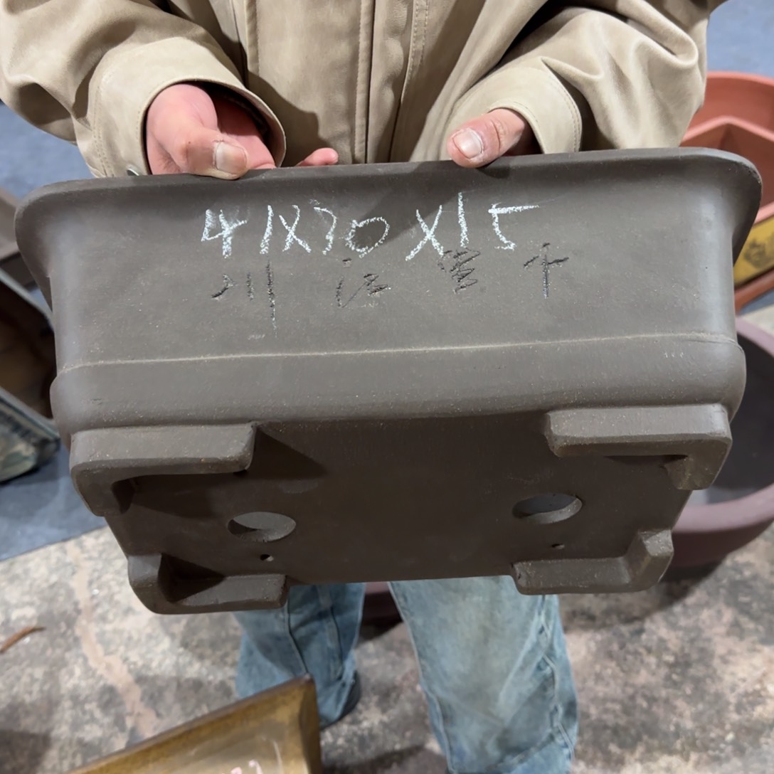 紫砂花盆呜呜呜呜