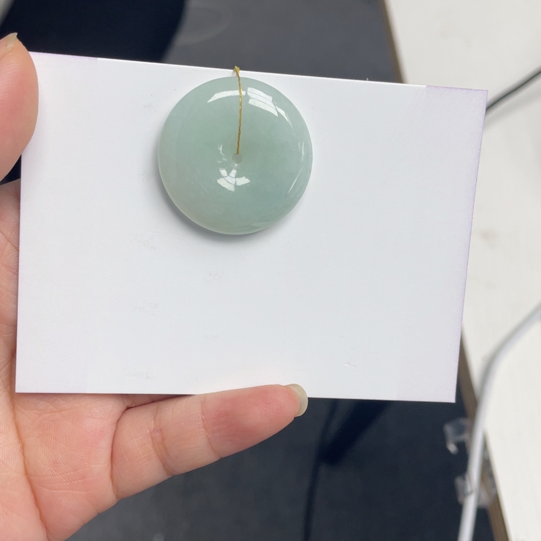 翡翠未镶嵌颈饰平安扣