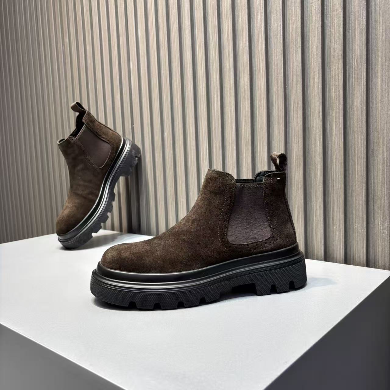 鞋子轻奢纯皮男款切尔西马丁靴广州头层牛皮反毛皮时尚休闲鞋男鞋