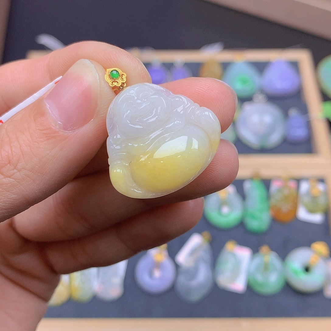 翡翠颈饰18K金镶嵌翡翠