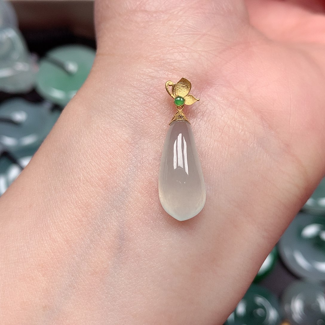 翡翠颈饰未镶嵌福瓜