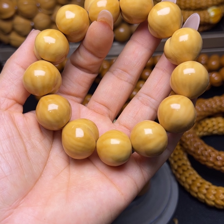 橄榄核吊坠聚宝盆