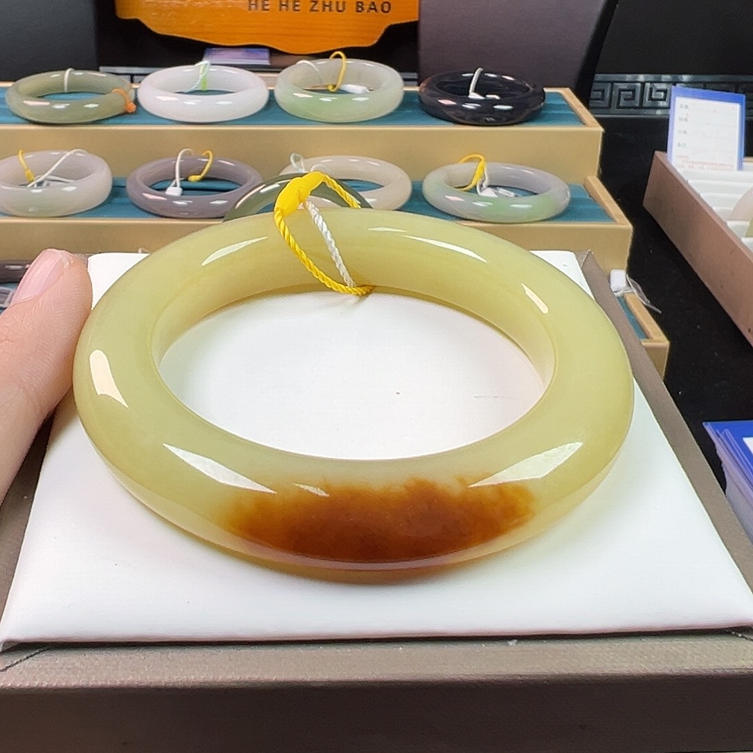 燕***～和田玉未镶嵌手镯