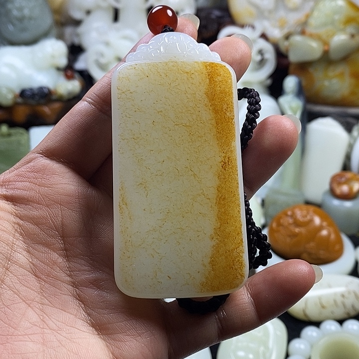 昆***隐和田玉未镶嵌把件