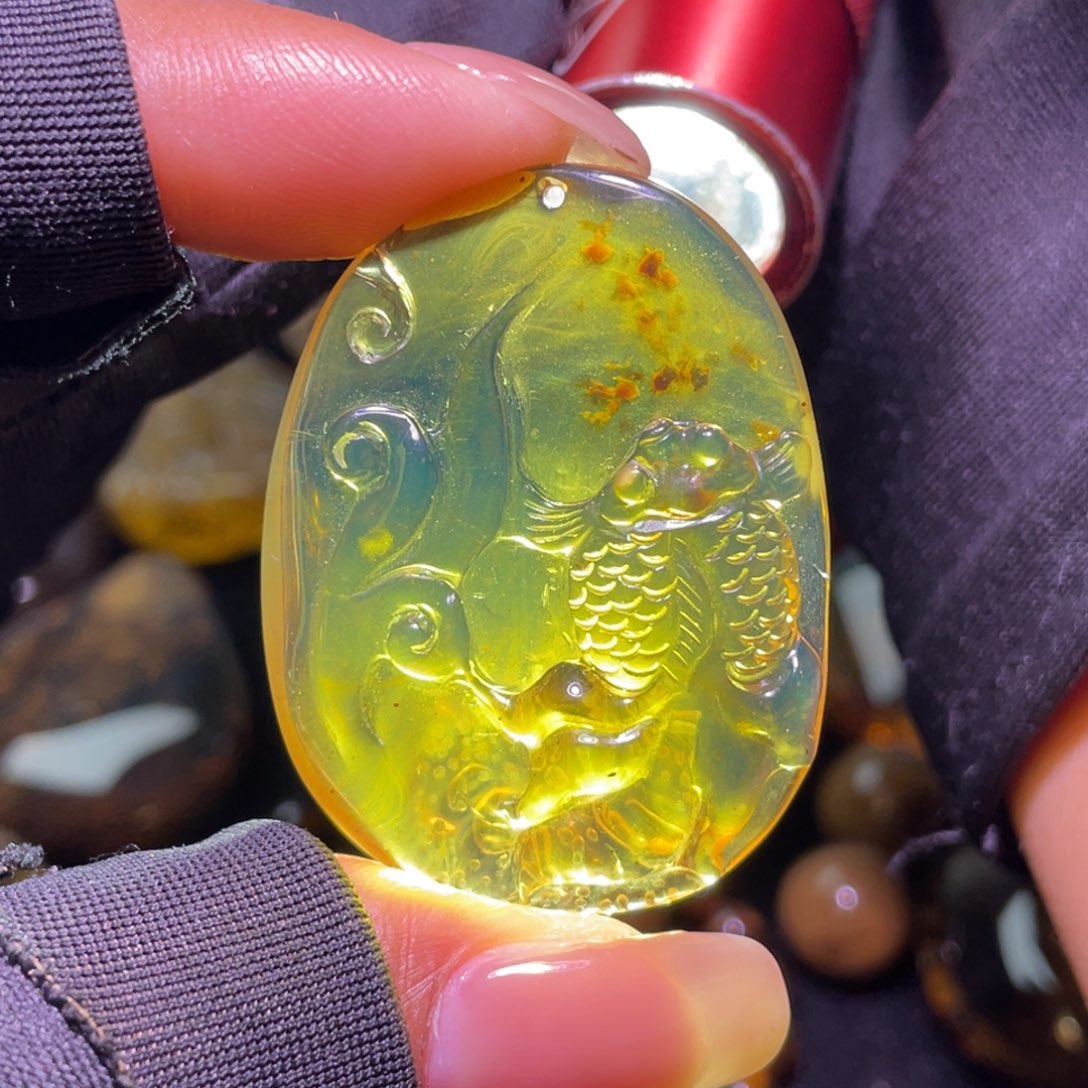 未镶嵌琥珀裸石？