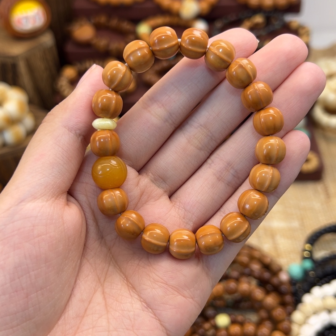 猴头核桃手串鲨鱼背卡10搭配富甲