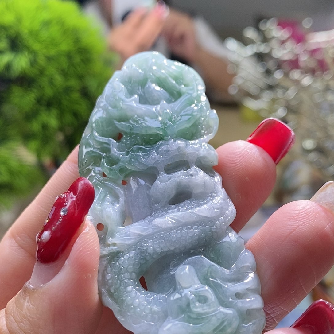 【闪购商品】翡翠颈饰未镶嵌龙牌