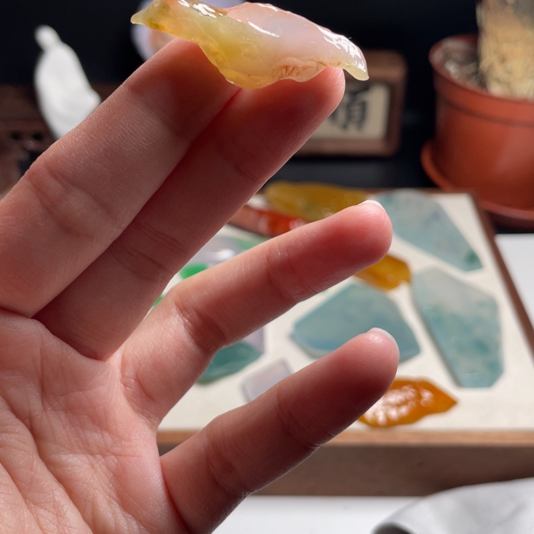 翡翠未镶嵌颈饰富贵鸟