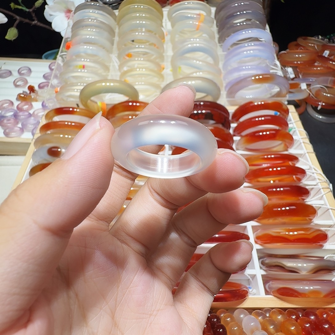 未镶嵌戒圈玛瑙/玉髓