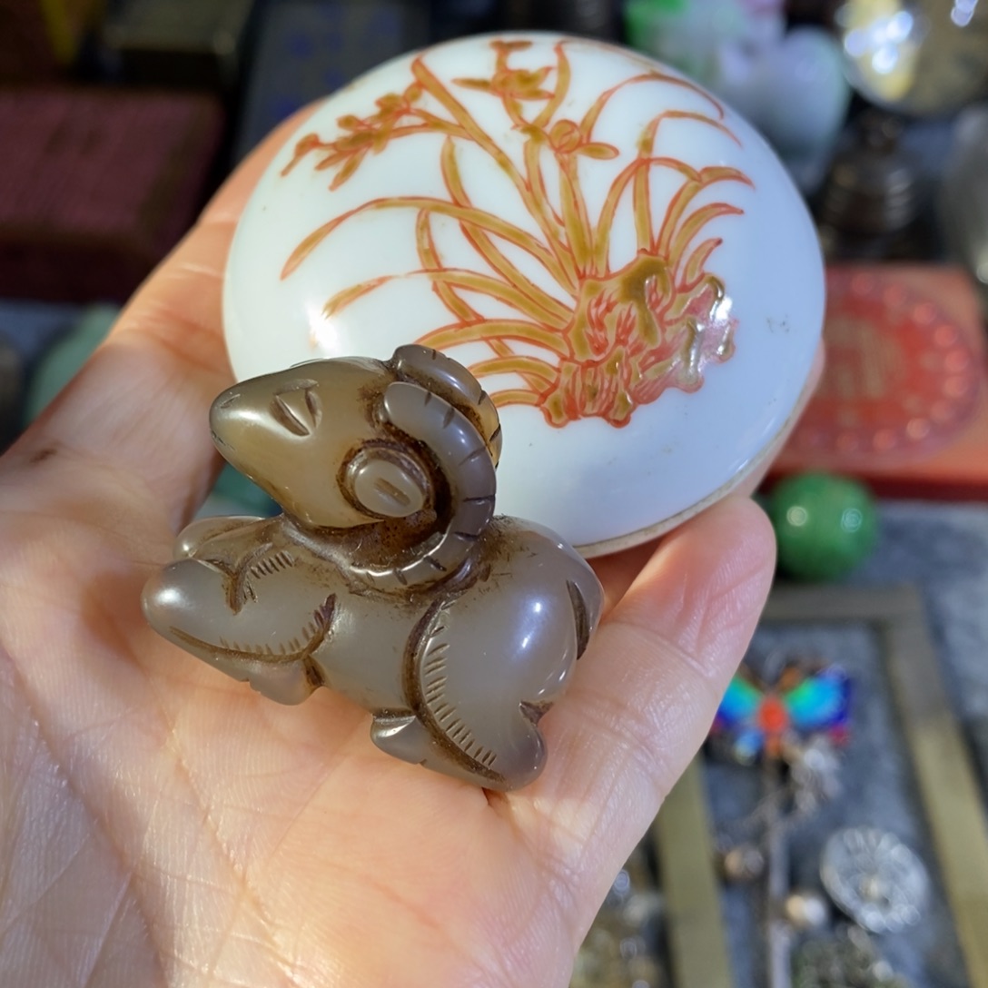 诚***信陶瓷摆件等各种工艺