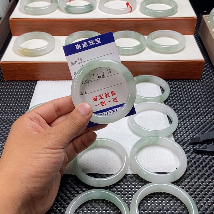 ****君石英质玉未镶嵌手镯13