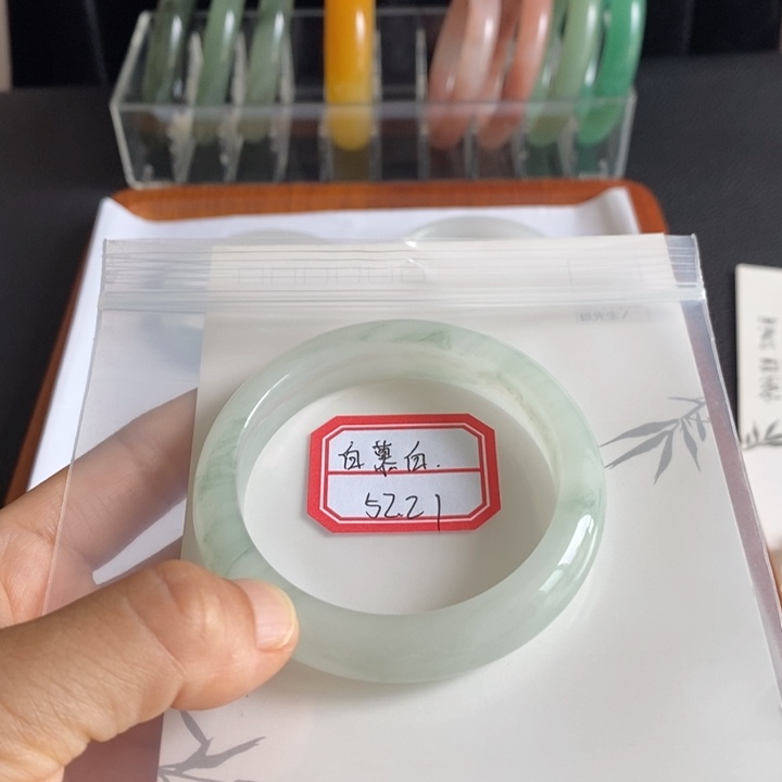 未镶嵌手镯石英质玉