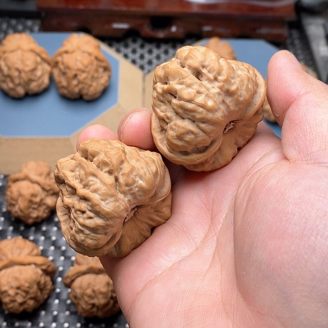 文玩核桃吊坠蛤蟆头