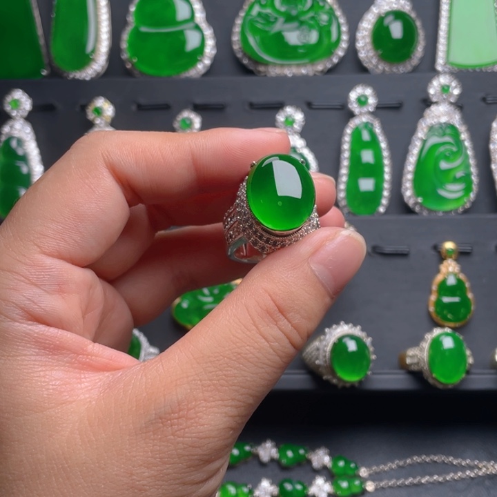 翡翠戒指未镶嵌翡翠戒指