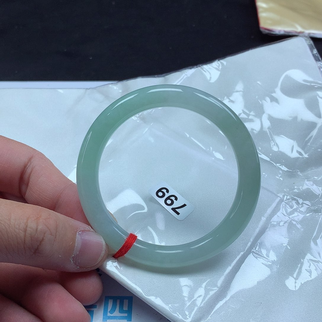 翡翠手镯未镶嵌52圆条