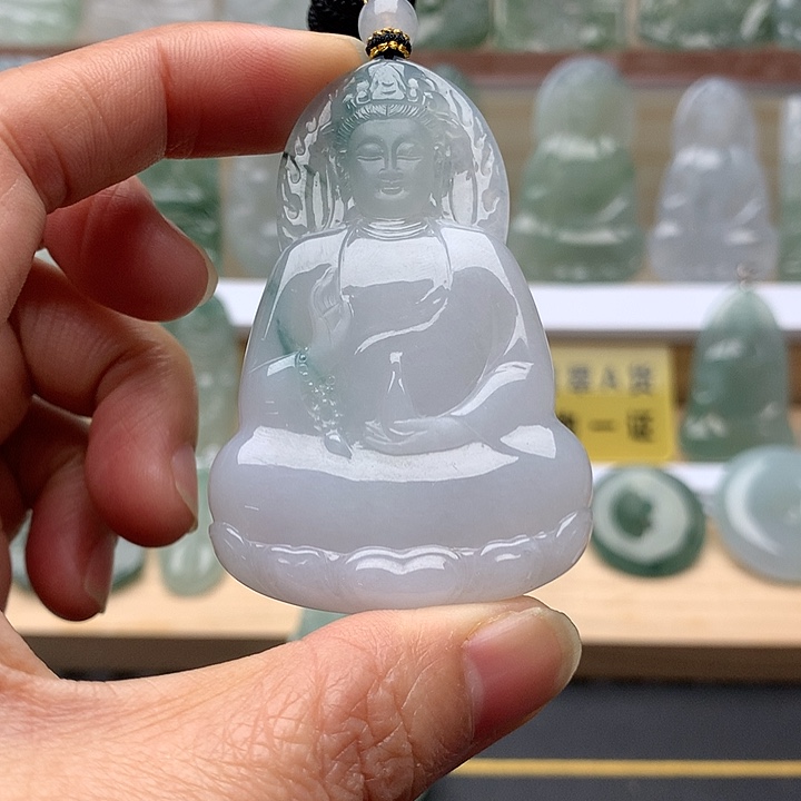 招***福翡翠未镶嵌颈饰素衣