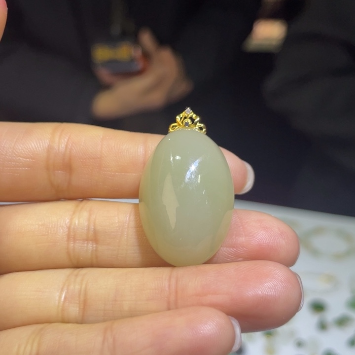 和田玉18K金镶嵌颈饰