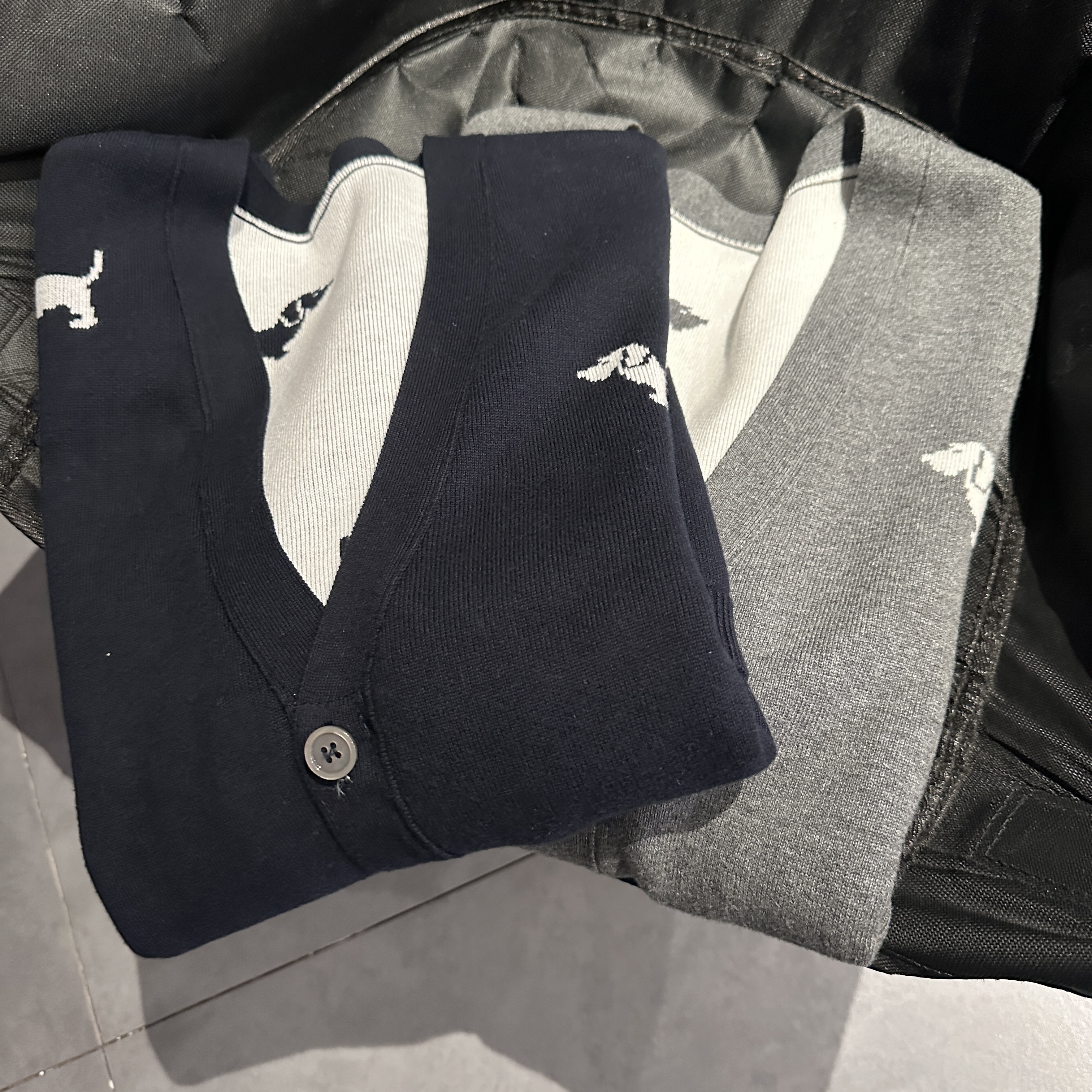 满印小狗提花开衫毛衣 V领毛衣外套 秋冬新款