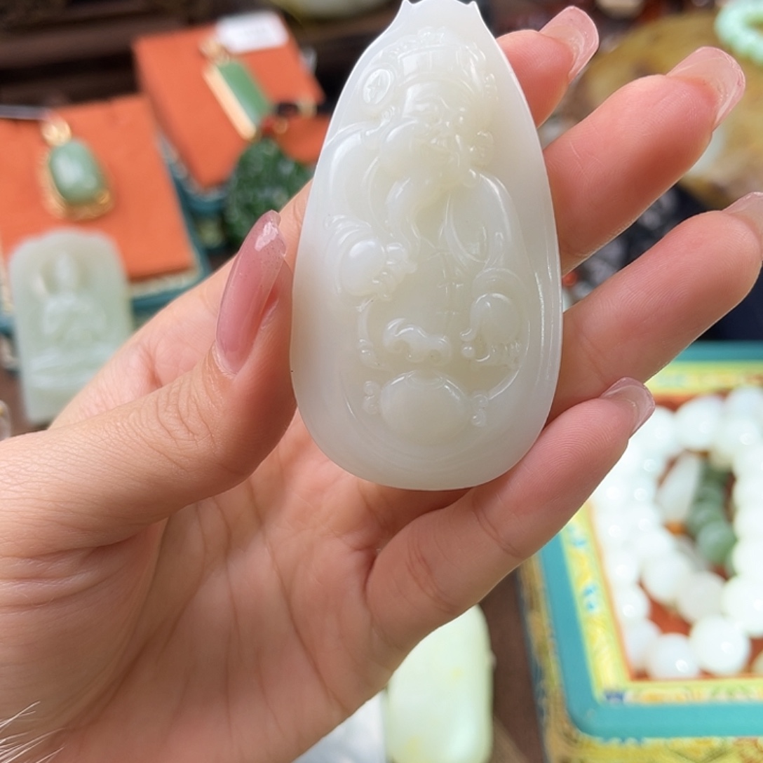 和田玉未镶嵌颈饰