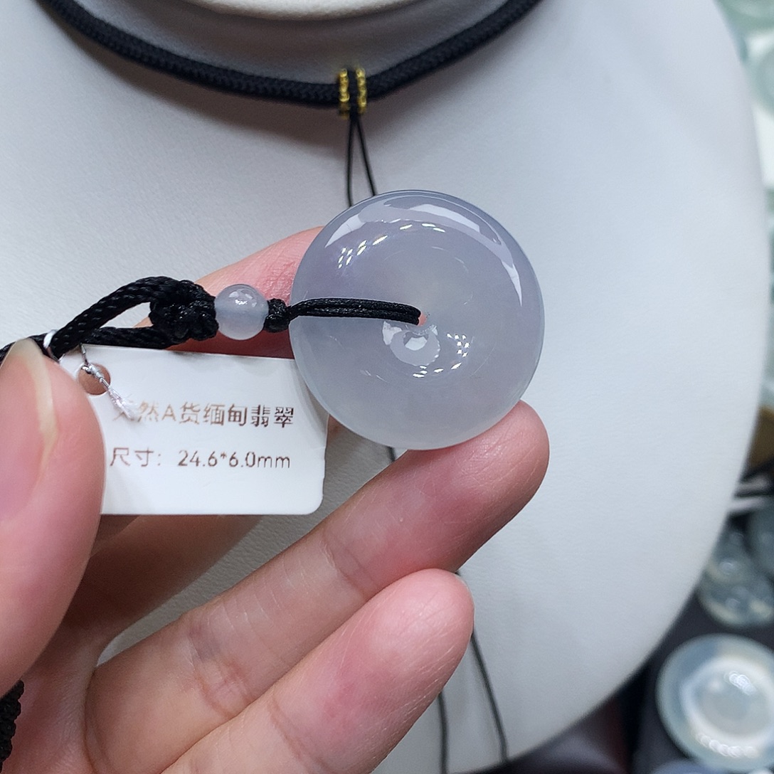 翡翠未镶嵌颈饰编号21，24.6/6