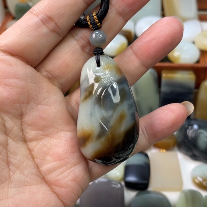 擂***糊和田玉未镶嵌颈饰