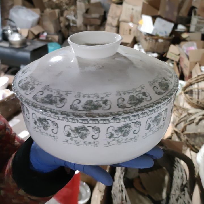 摆件盘子碗茶壶啥都有