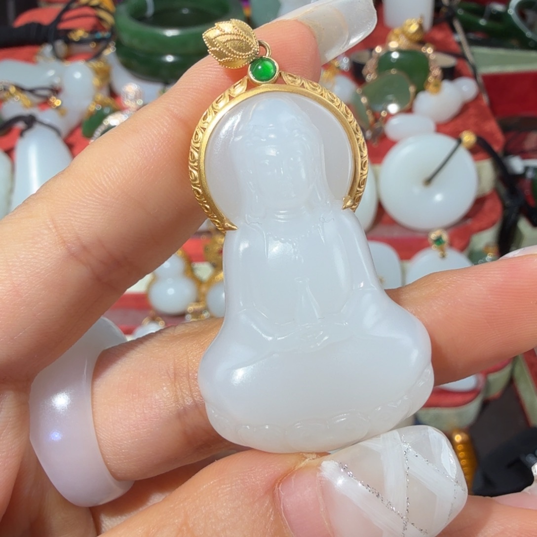 和田玉18K金镶嵌颈饰