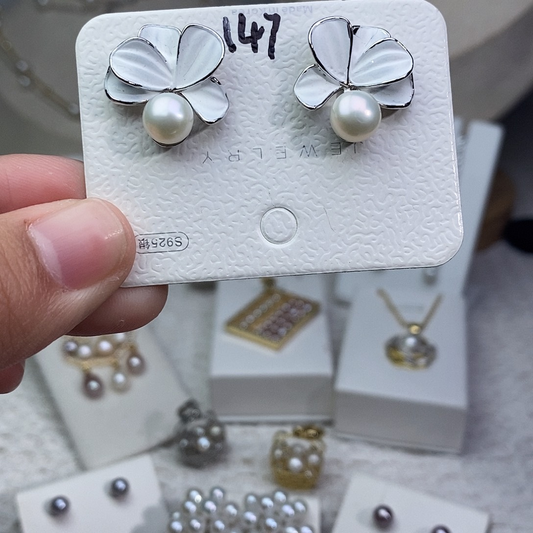 银S925镶嵌耳饰淡水珍珠