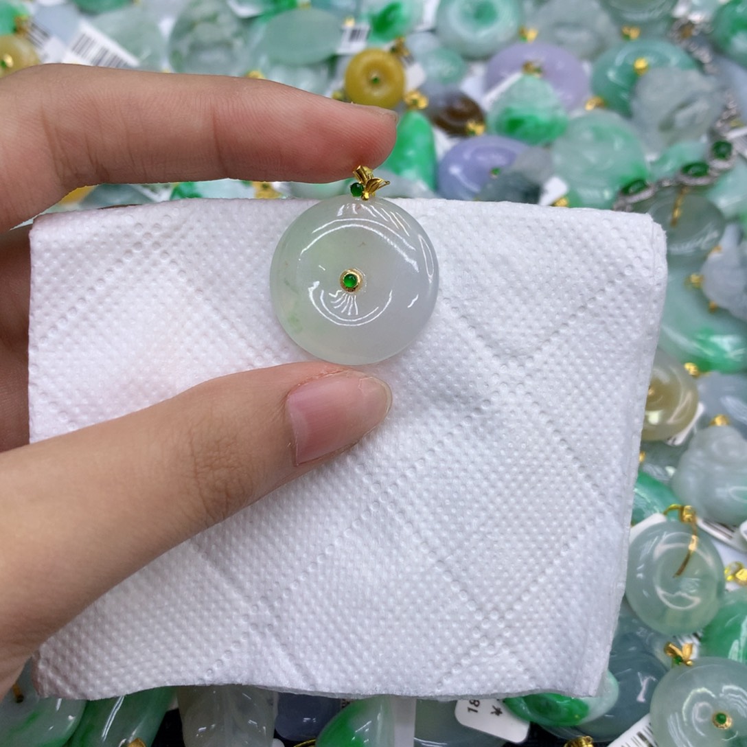 翡翠18K金镶嵌颈饰111111111