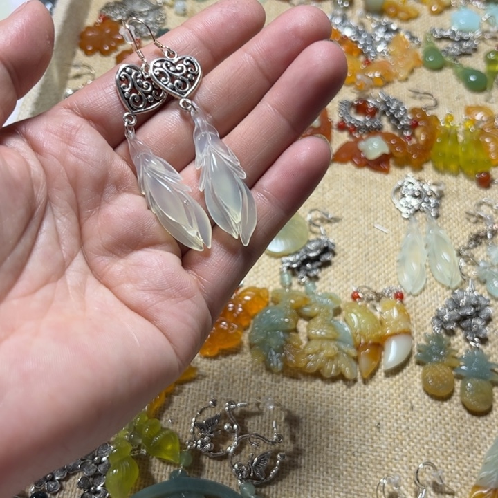 蛇纹石玉合金耳饰