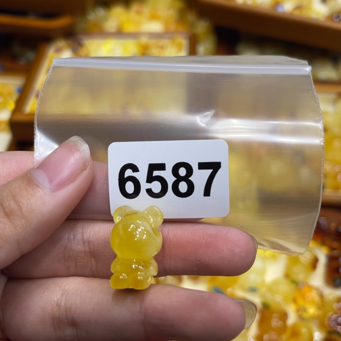 琥珀珠宝奇石未镶嵌