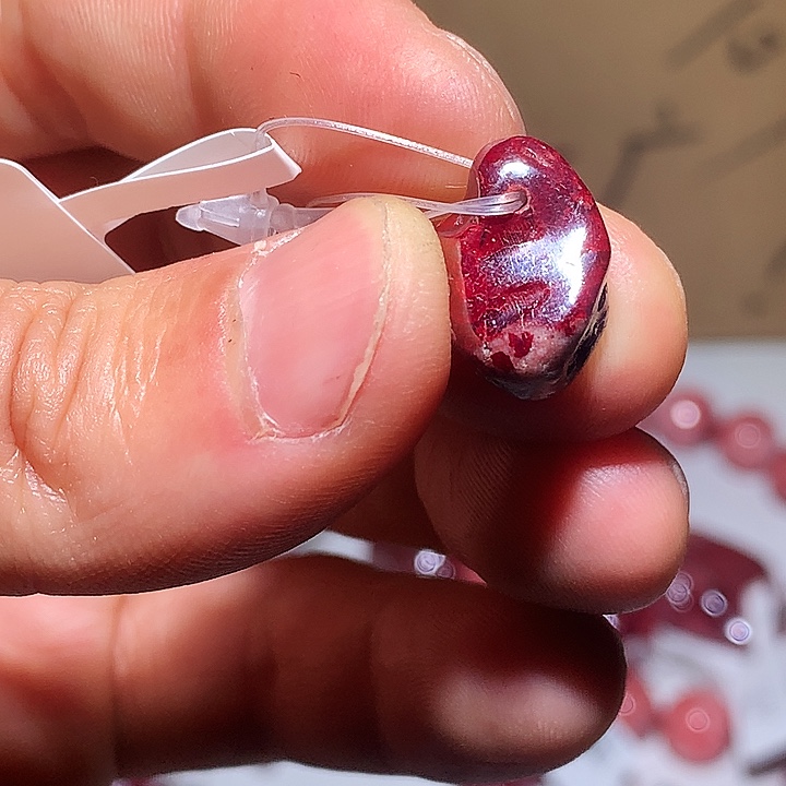 天然辰砂原矿无根砂吊坠