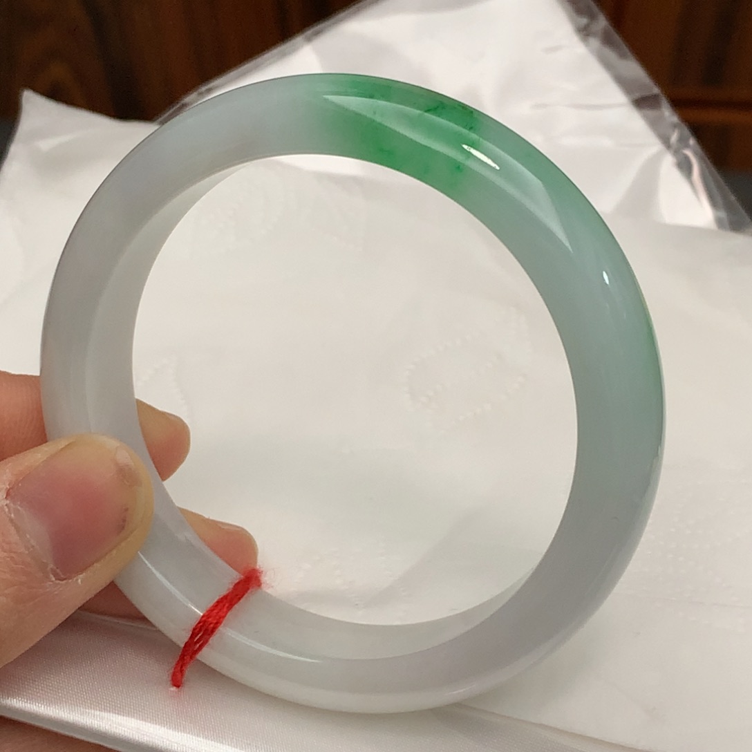 翡翠手镯未镶嵌翡翠手镯未镶嵌55.4圈口